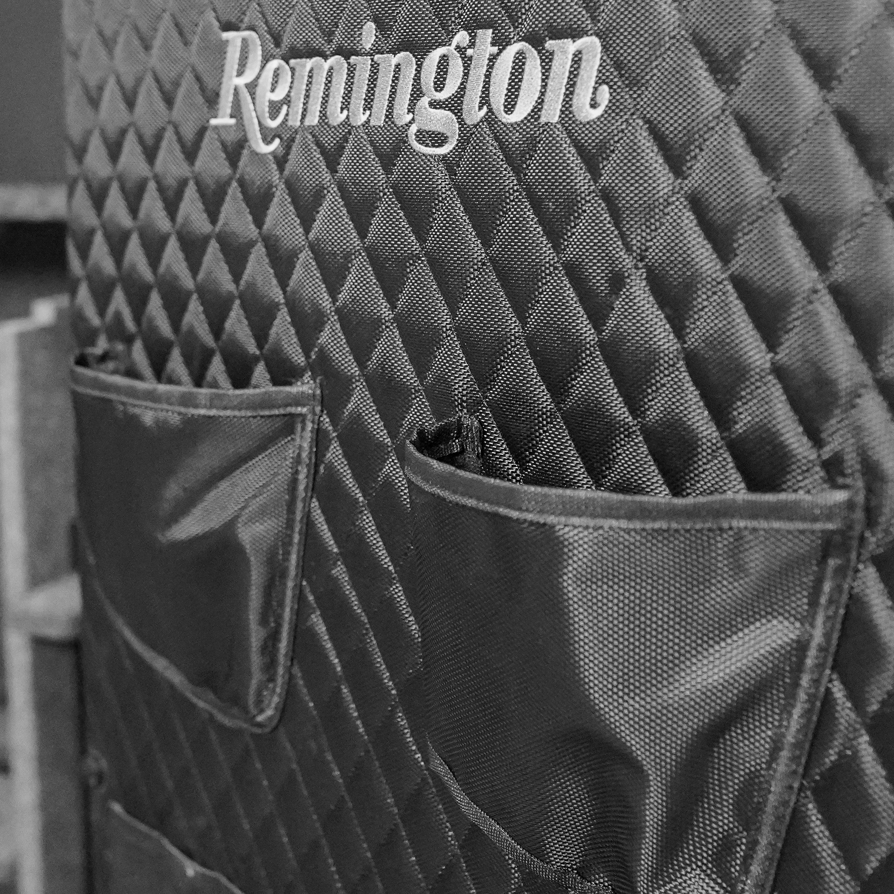 "Remington Gun Club 36 + 4-Gun Fireproof and Waterproof Gun Safe with Electronic Lock, Black Gloss Hammertone Finish	"